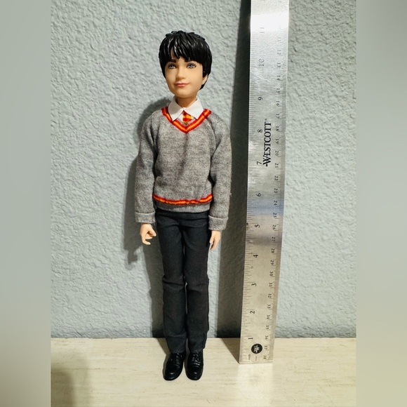 2018 Mattel Harry Potter Articulated 11in Doll Student Uniform NO ACCESSORIES - Picture 11 of 11